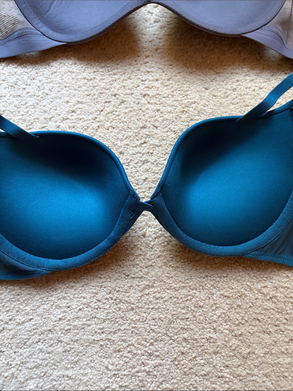 2 Bras - Picture 6 of 8